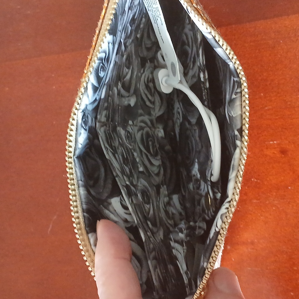 Adrienne Vittadini Sparkling Bag - Picture 4 of 6